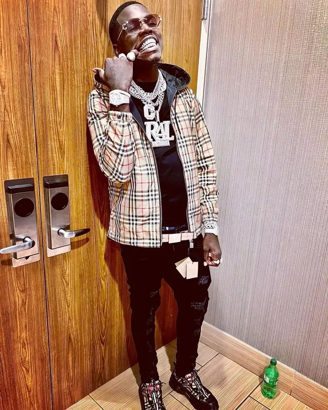 Big Boogie outfit in Burberry and Cartier, 2022