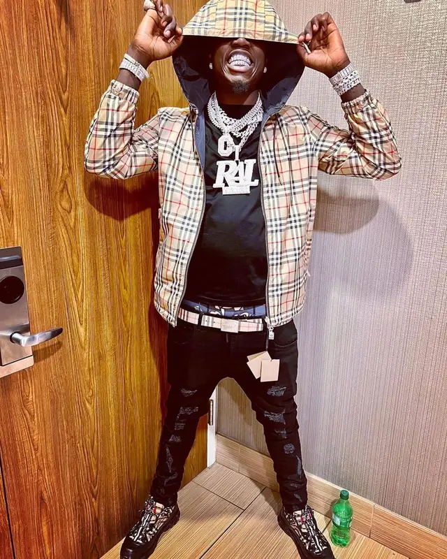 Big Boogie outfit in Burberry and Cartier, 2022