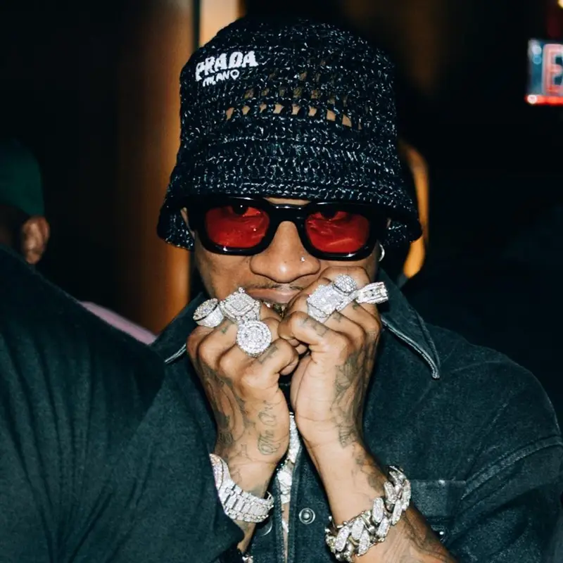 Tory Lanez outfit in Rhude, Prada, and Thierry Lasry, 2022