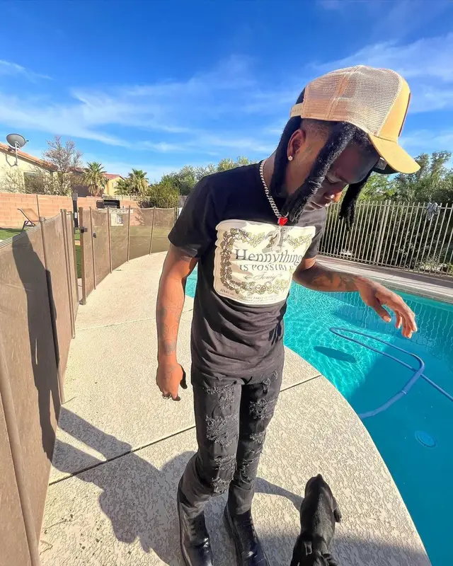 2KBABY outfit in FashionNova, Valabasas, and Goorin Bros, 2022