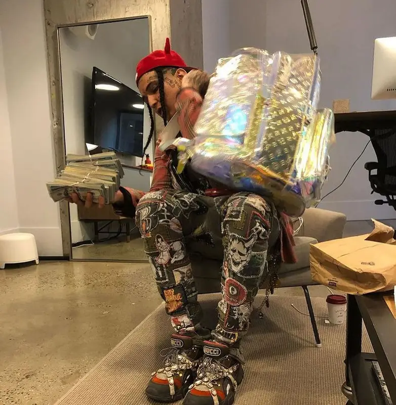 Sosmula outfit in Ryder Studios, 2022