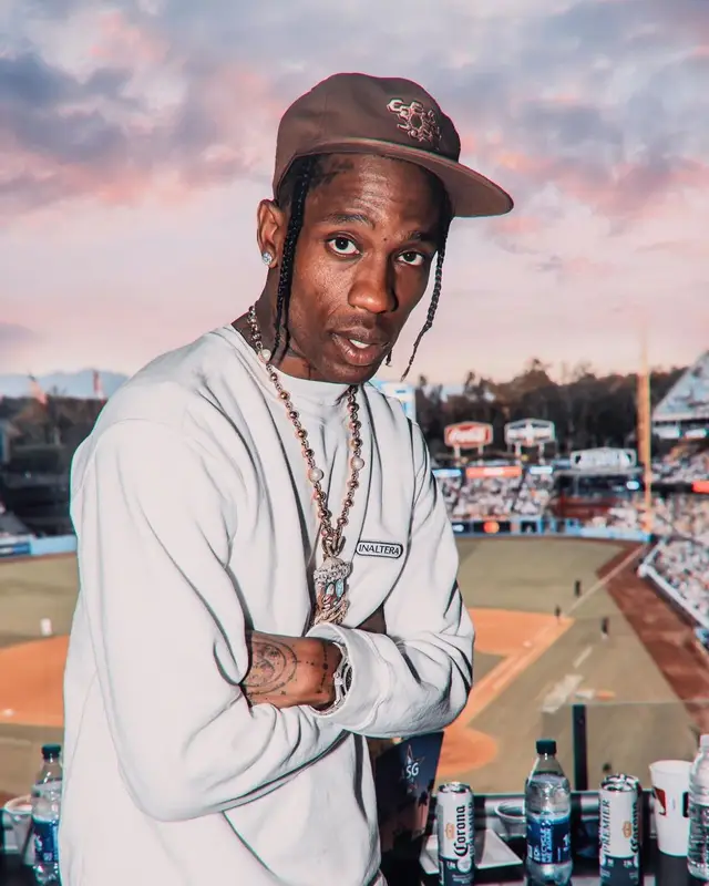 Travis Scott outfit in Nike, Travis Scott Merch, and Tom Sachs, 2022