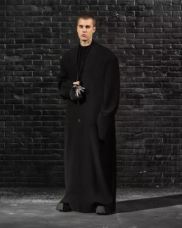 Justin Bieber outfit in Balenciaga, 2021