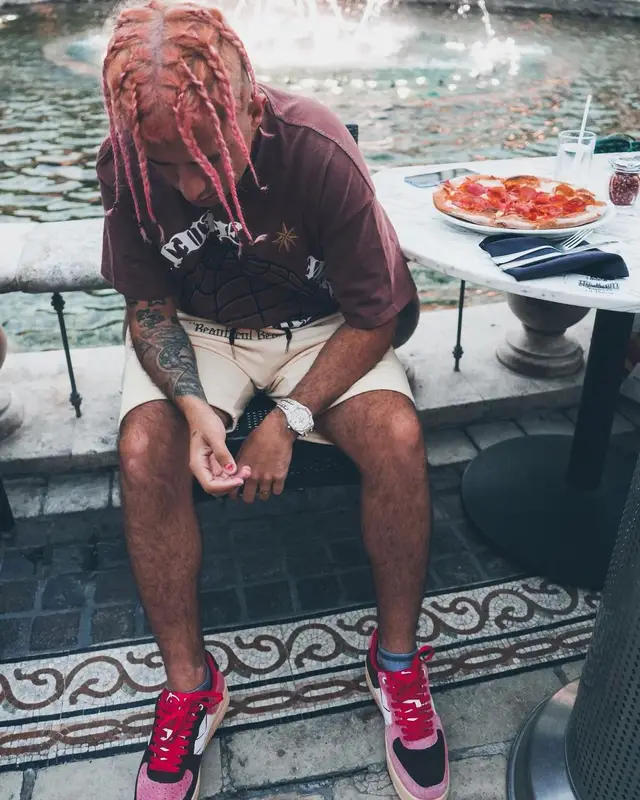 Rarri outfit in 7olitude and Yums, 2022