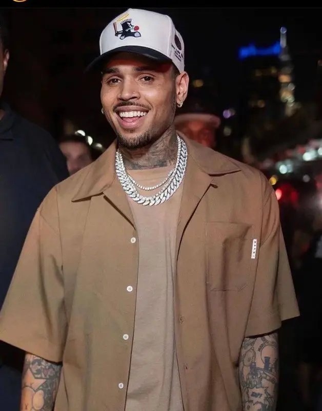 Chris Brown outfit in Pheit, 2020