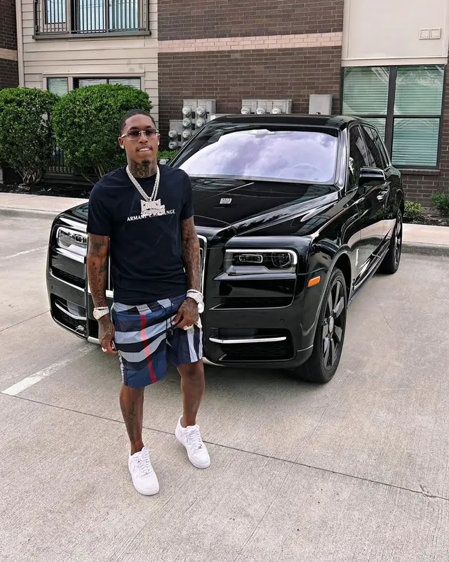 CoreySSG outfit in Armani Exchange, Nike, and Burberry, 2022