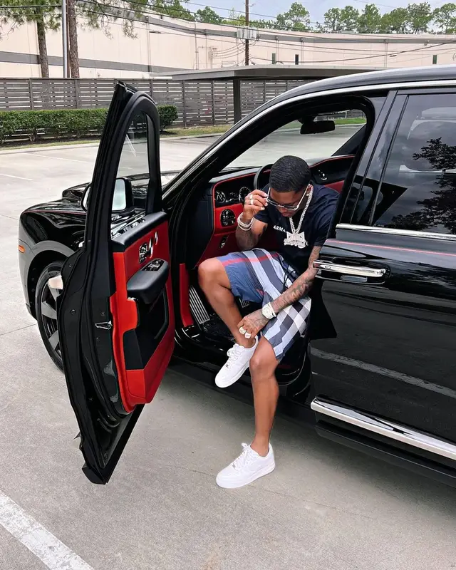 CoreySSG outfit in Armani Exchange, Nike, and Burberry, 2022