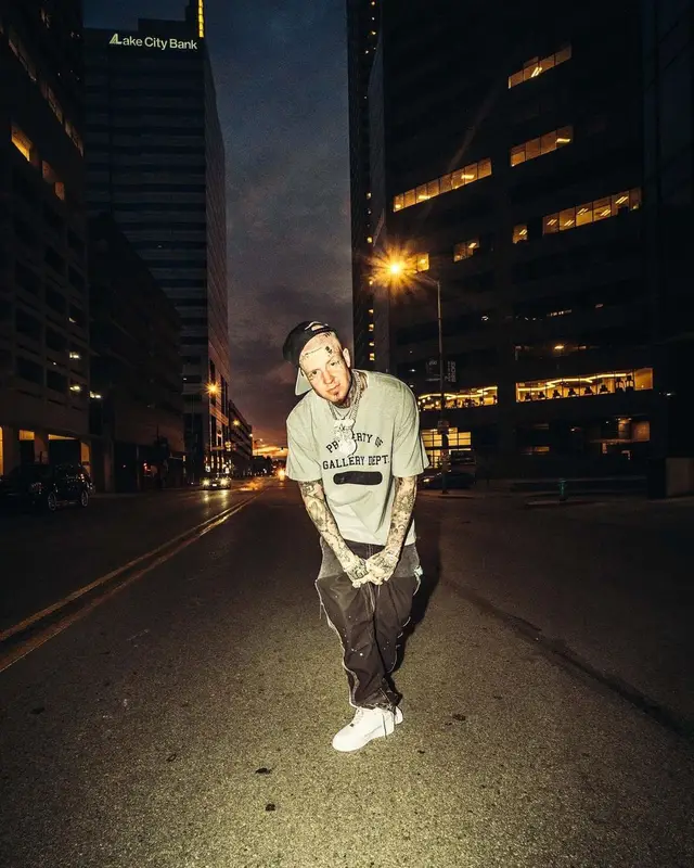 Millyz outfit in Gallery Dept. and Nike, 2022