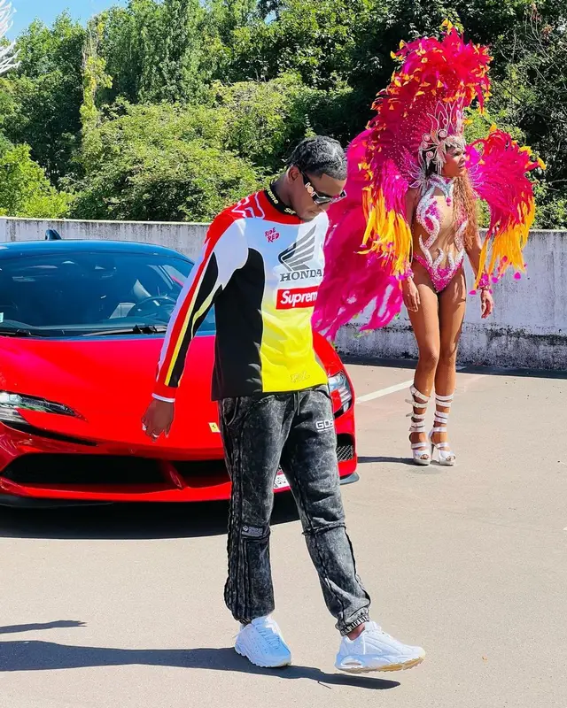 Negrito outfit in Supreme, Nike, and Versace, 2022