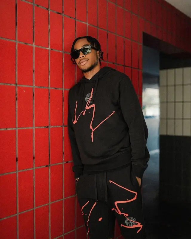 Bne outfit in Stone Island and Prada, 2022
