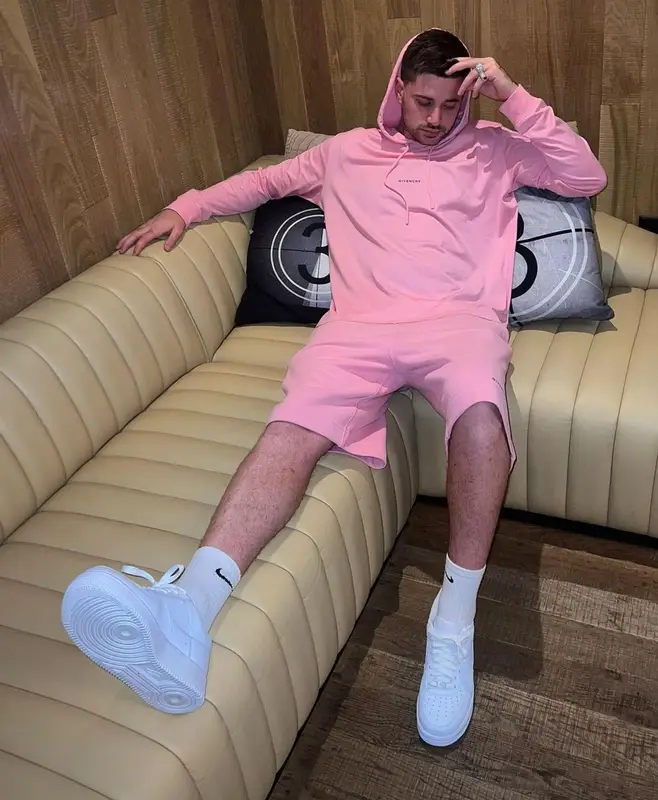 ItsWill outfit in Givenchy and Nike, 2022