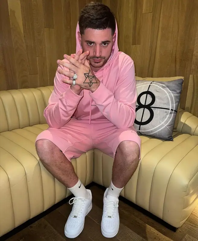 ItsWill outfit in Givenchy and Nike, 2022