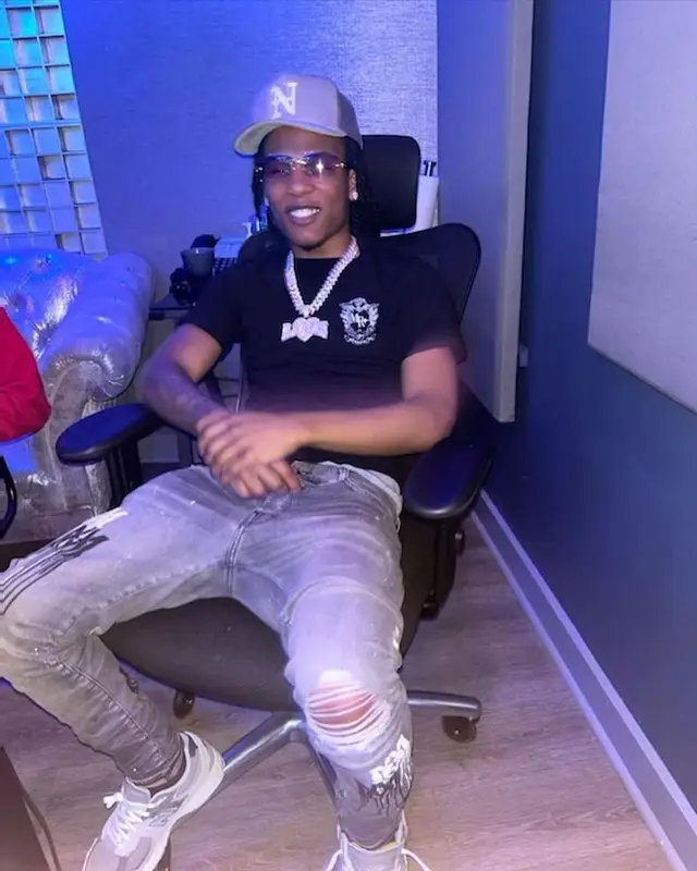 B Lovee outfit in Amiri, New Balance, and Nahmias, 2022