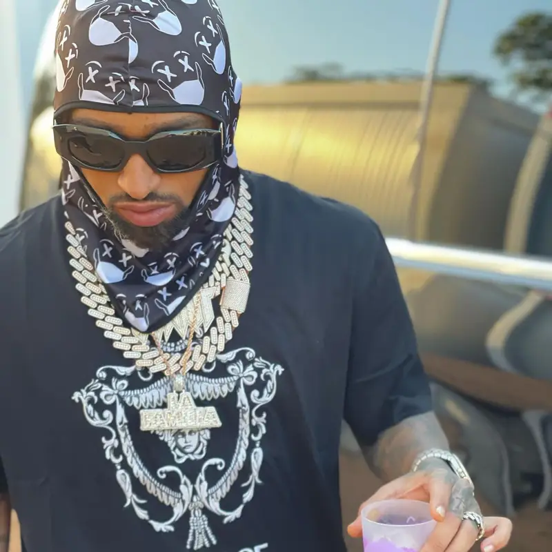 Bryant Mayers outfit in Versace, 2022