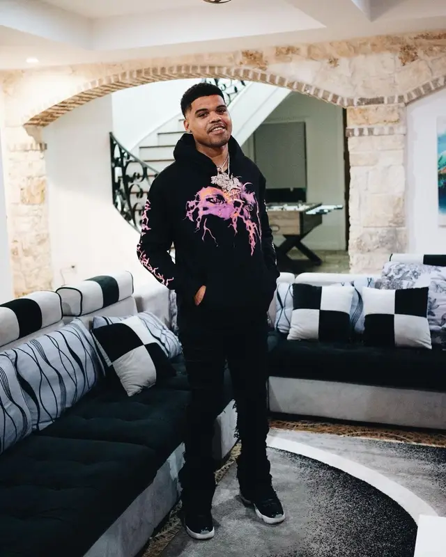 OG 3Three outfit in Vlone, Valabasas, and Never Broke Again, 2022