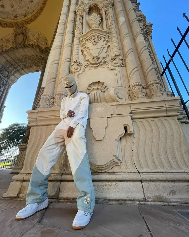 Yung Fazo outfit in Nike and Chanel, 2022