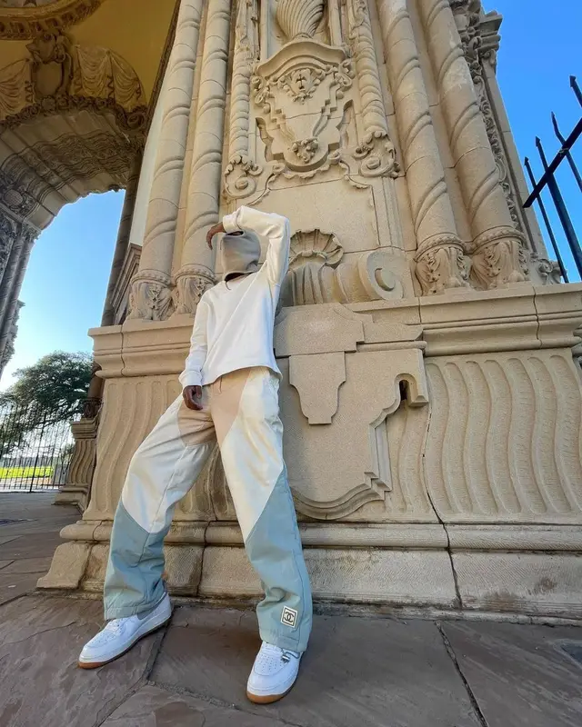 Yung Fazo outfit in Nike and Chanel, 2022