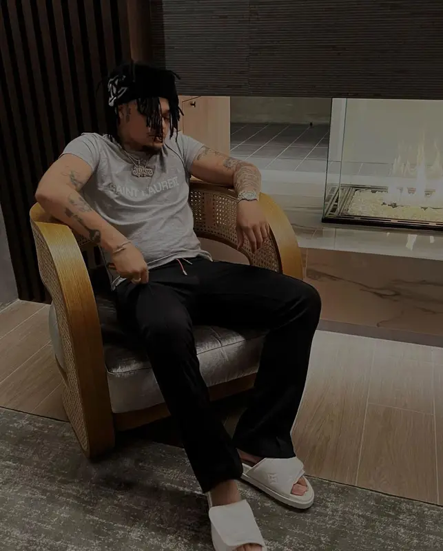 Summrs outfit in Saint Laurent and Louis Vuitton, 2022