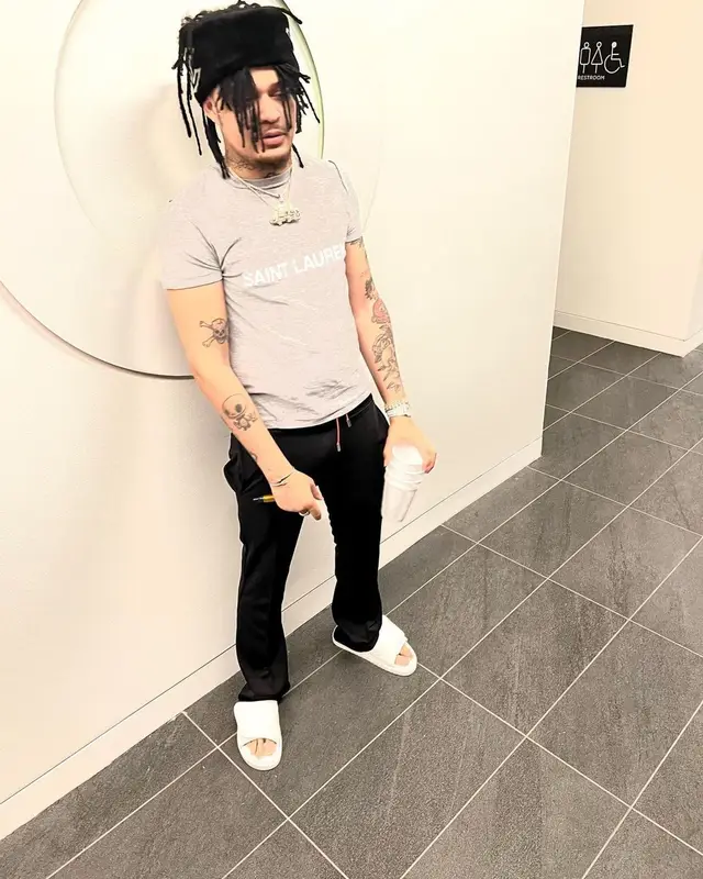 Summrs outfit in Saint Laurent and Louis Vuitton, 2022