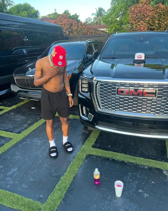Lil Double 0 outfit in Balenciaga, Jon Stan, and New York Yankees, 2022