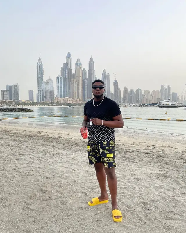 Swarmz outfit in Louis Vuitton, Zara, and Bottega Veneta, 2022