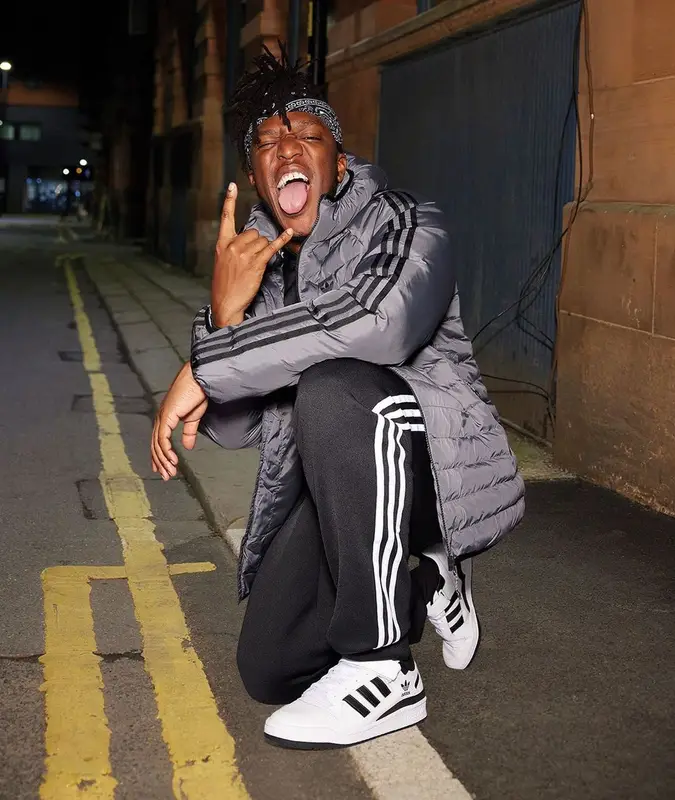 KSI outfit in Adidas and No Name, 2021
