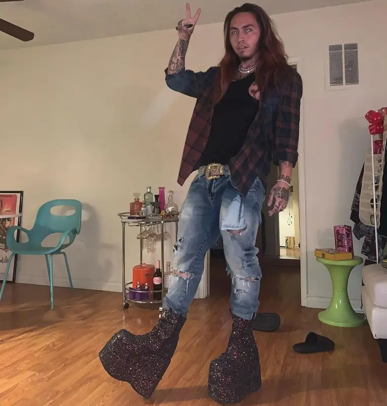 Landon Cube outfit in Demonia, 2020