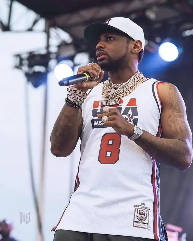 Fabolous outfit in Mitchell & Ness, New Era, and Paper Planes, 2022