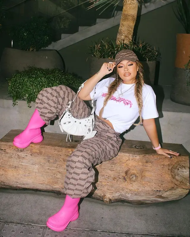 Latto outfit in Crocs and Balenciaga, 2022