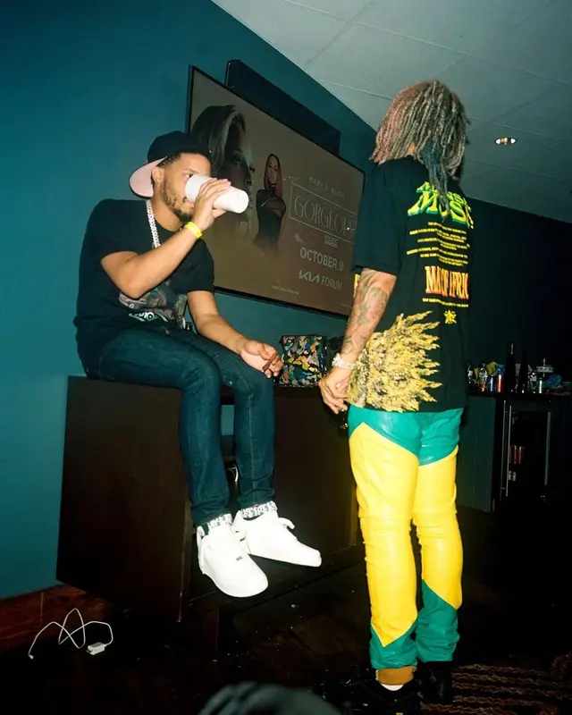 Veeze outfit in Dior and Nike, 2022
