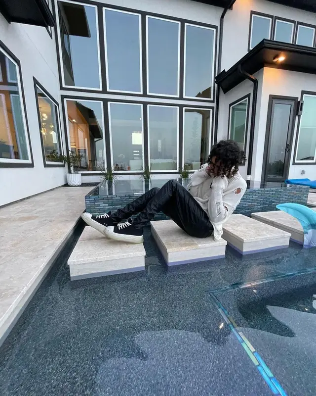 Luclover outfit in Mnml and Rick Owens, 2022