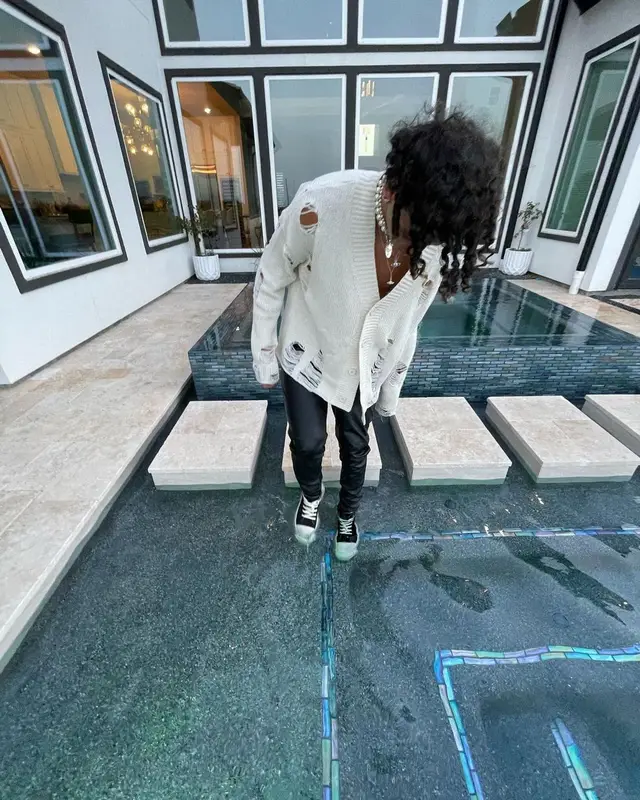 Luclover outfit in Mnml and Rick Owens, 2022