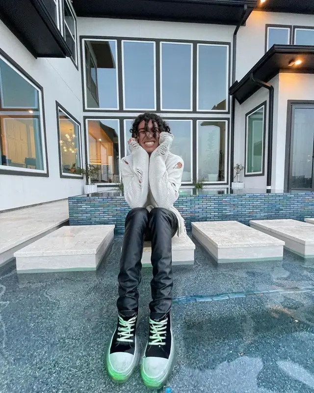 Luclover outfit in Mnml and Rick Owens, 2022