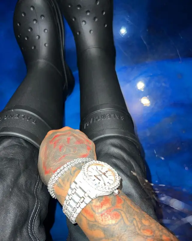 Desto outfit in Crocs and Balenciaga, 2022