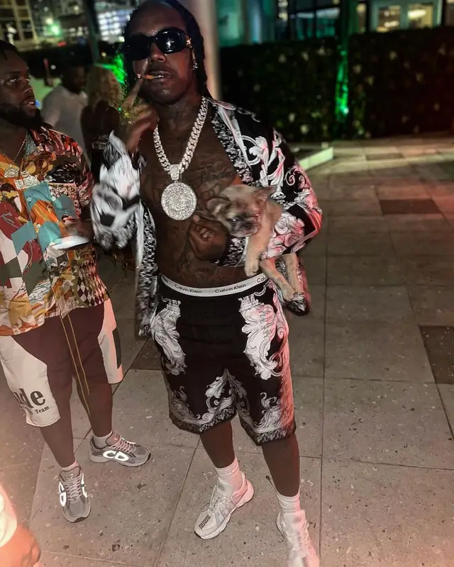 EST Gee outfit in Versace, 2022