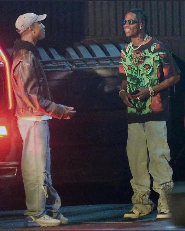 Travis Scott outfit in Vintage, Nike, and Balenciaga, 2022
