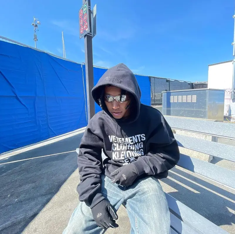 Boslen outfit in Vetements, Uvex, and Suicoke, 2022
