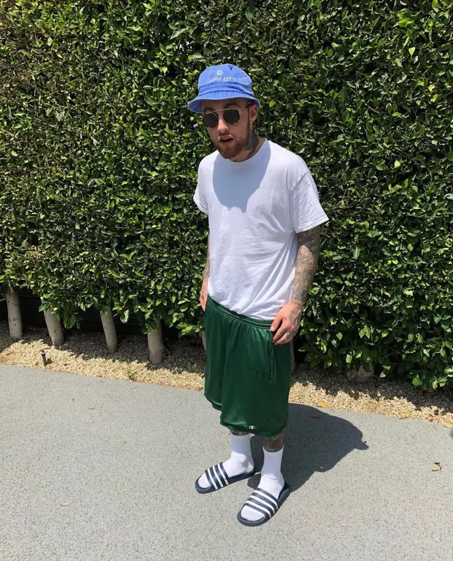 Mac MIller outfit in Hanes, Champion, and Ray-Ban, 2018