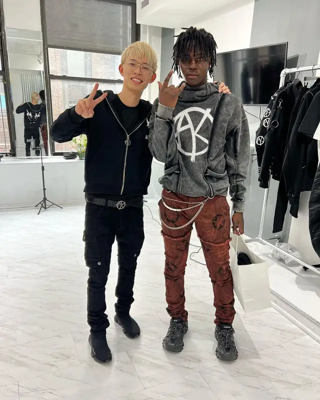 SSGKobe outfit in Akings and Balenciaga, 2022