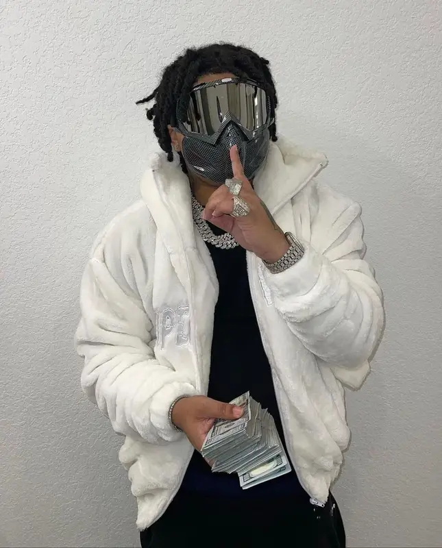 No Cap outfit in Supervillain, 2022