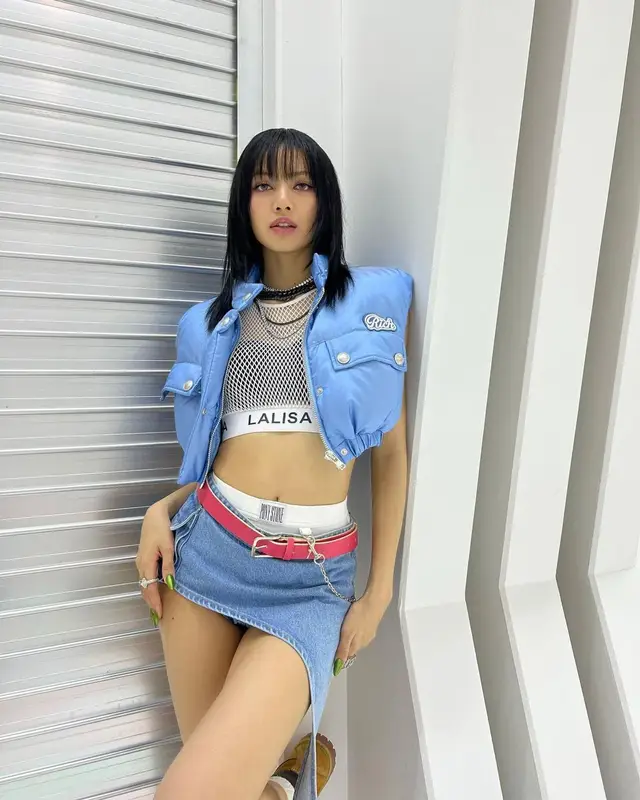 Lisa outfit in Alessandra Rich, Timberland, and Pony Stone, 2022