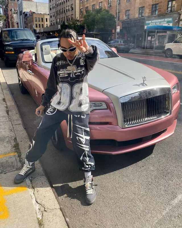 Stunna Gambino outfit in Jordan, Balenciaga, and Off-White, 2022