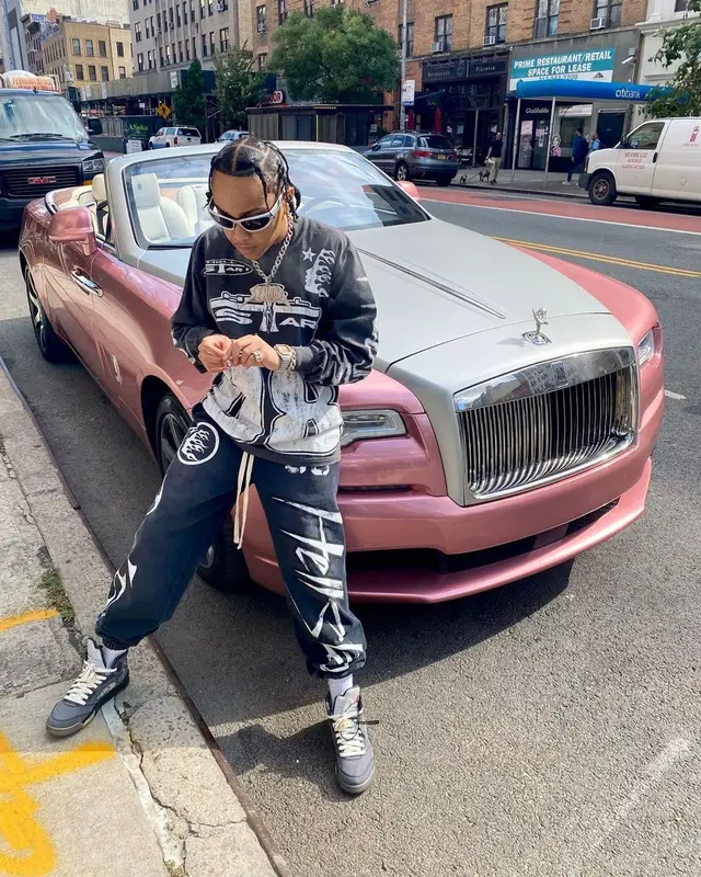 Stunna Gambino outfit in Jordan, Balenciaga, and Off-White, 2022