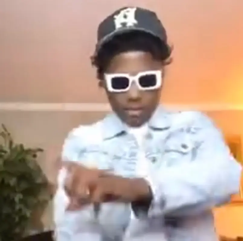 TLE Cinco outfit in Don Honcho, 2022