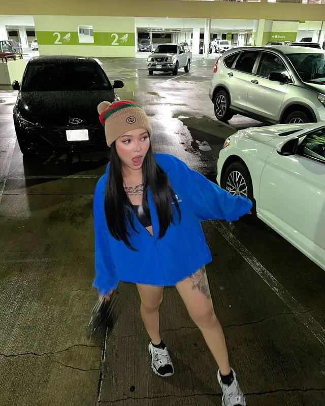 Bella Poarch outfit in Balenciaga and Gucci, 2022