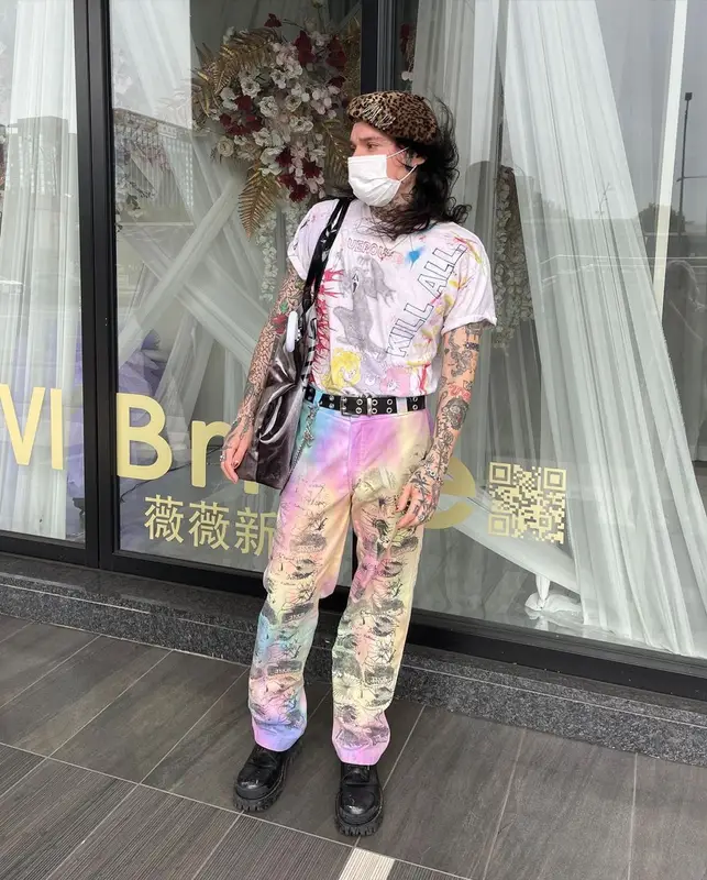 smrtdeath outfit in Balenciaga and Praying, 2022
