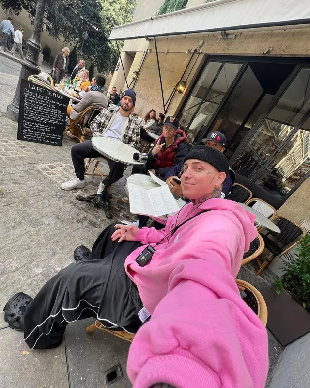 Blackbear outfit in Balenciaga and Vetements, 2022