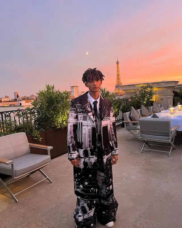 Jaden Smith outfit in MSFTSrep and New Balance, 2022