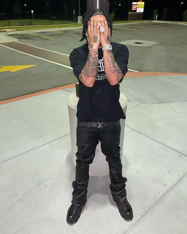 No Cap outfit in Balenciaga, Valabasas, and Louis Vuitton, 2022