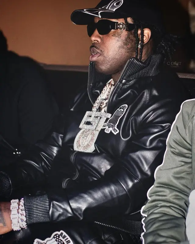 EST Gee outfit in Versace, Yeezy, and GAP, 2022